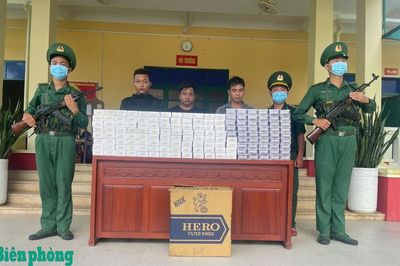 Phát hiện, bắt giữ 2 đối tượng vận chuyển 1.500 bao thuốc lá nhập lậu