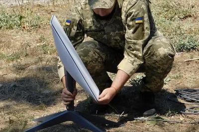 SpaceX hạn chế quyền truy cập Starlink với UAV Ukraine, ông Zelenskyy nói 'bị phản bội'