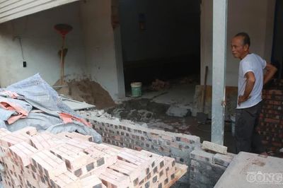 Cống thoát nước cao hơn 1m chắn lối vào nhà dân tại Hà Nội, có hộ tốn hơn 100 triệu đồng sửa nhà