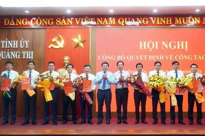 Quảng Trị điều động nhiều chủ tịch xã và phó giám đốc sở