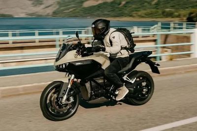 Mẫu xe máy điện xác lập kỷ lục đi xa nhất thế giới