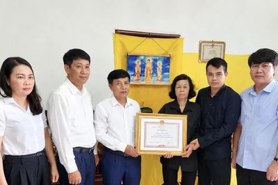 Truy tặng Bằng khen cho người đàn ông quên mình cứu hai học sinh ở Ninh Bình