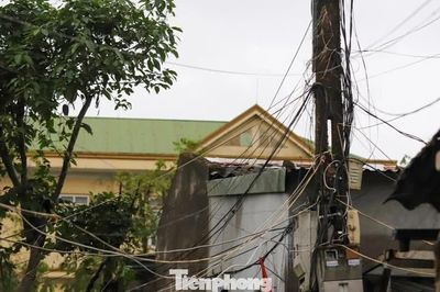 Sống thấp thỏm ở khu tập thể xuống cấp nghiêm trọng