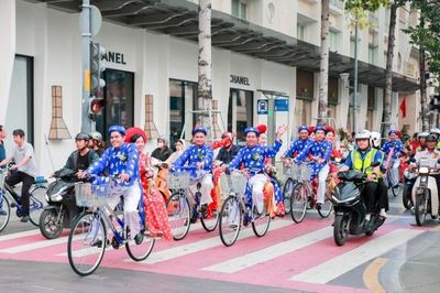 52 cặp đôi công nhân trọn vẹn niềm vui trong lễ cưới tập thể