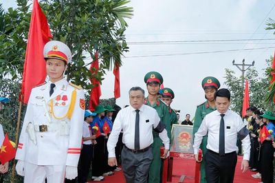 Trang nghiêm Lễ truy điệu, an táng 56 hài cốt liệt sĩ, đồng bào tử nạn