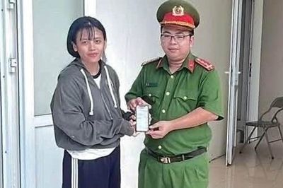 Hỗ trợ người dân nhận lại gần 1,4 tỷ đồng chuyển khoản nhầm