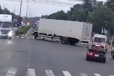 Người phụ nữ tử vong dưới bánh xe tải, tài xế rời khỏi hiện trường