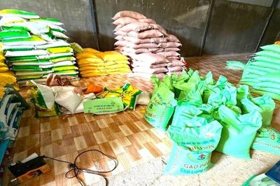 Kiểm tra kho của đôi vợ chồng, phát hiện hơn 9 tấn gạo giả