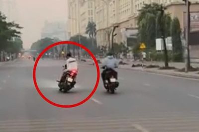 Hai cô gái đi SH lạng lách ở Hà Nội bị phạt hơn 36 triệu đồng