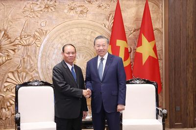 Tổng Bí thư, Chủ tịch nước: Quan hệ Việt-Lào là tài sản vô giá của hai dân tộc