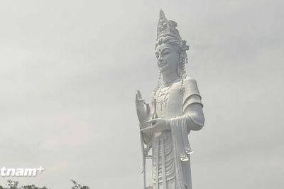 Đến Quảng Ngãi, chiêm bái tượng Phật Quan Âm cao nhất Việt Nam