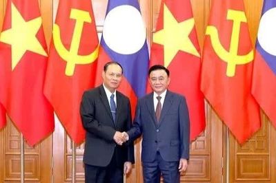 Thường trực Ban Bí thư chủ trì Lễ đón chính thức Thường trực Ban Bí thư Trung ương Đảng NDCM Lào