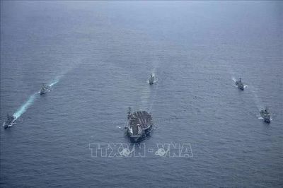 Mỹ lần đầu triển khai tàu không người lái cùng nhóm tác chiến tàu sân bay