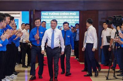 Thủ tướng Lê Minh Hưng gặp mặt, đối thoại với thanh niên