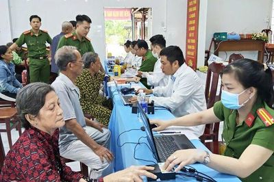 An Giang thu thập mẫu ADN của 171 thân nhân liệt sĩ tại 8 xã