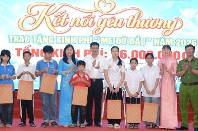 Bắc Ninh: Phường Song Liễu trao kinh phí chương trình “Mẹ đỡ đầu”
