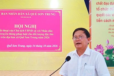 Chủ tịch UBND xã Quế Sơn Trung đối thoại với người dân về an sinh xã hội