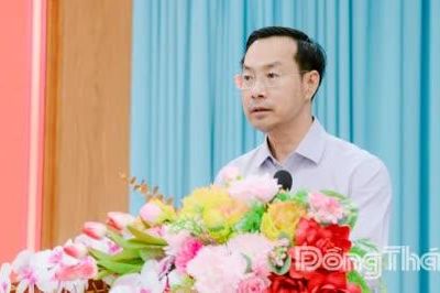 Đồng chí Nguyễn Thanh Nhàn: Tân Phước 1 cần tập trung khai thác lợi thế cây khóm và công nghiệp