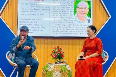 Giao lưu văn học “Từ trang sách đến trang thơ” tại Trường THPT Quy Nhơn