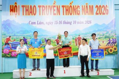 Hơn 200 vận động viên tham gia hội thao truyền thống Đảng bộ xã Cam Lâm