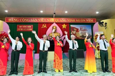 Hội Liên hiệp Phụ nữ phường Tây Nha Trang tổ chức hoạt động về nguồn