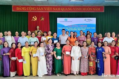 Trao quà hỗ trợ phúc lợi cho 125 phụ nữ đơn thân và ra mắt mô hình kinh tế