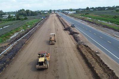 Toàn cảnh công trường mở rộng cao tốc TP.HCM - Mỹ Thuận sau 10 tháng khởi công
