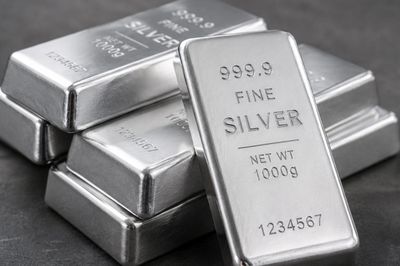 Ngày 15/10: Giá bạc trong nước và thế giới tăng giảm đan xen