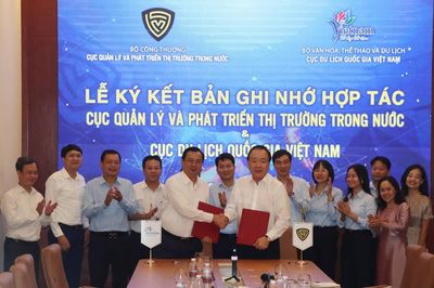 Hợp tác phát triển du lịch mua sắm, mở rộng đầu ra cho hàng Việt