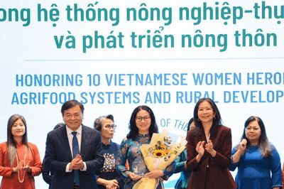 GS.TS. Nguyễn Thị Lan được tôn vinh vì đóng góp cho nông nghiệp bền vững