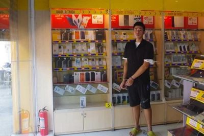 Bắt giữ hai đối tượng trộm 17 điện thoại trị giá hơn 400 triệu đồng
