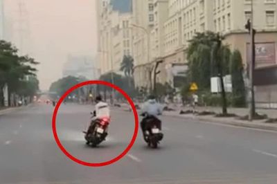 Hai nữ quái xế chạy xe SH lạng lách gây nguy hiểm tại Hà Nội
