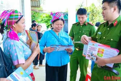 Xã Nam Quang phát động 'Toàn dân bảo vệ an ninh Tổ quốc' tại xóm Khẩu Cắm