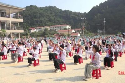 Tuyên truyền phòng, chống tảo hôn và hôn nhân cận huyết thống cho học sinh tại xã Hạ Lang