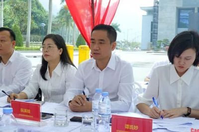 Hội đàm giữa Ban Quản lý Khu kinh tế tỉnh Cao Bằng và Cục Thương vụ Thành phố Bách Sắc, Quảng Tây Trung Quốc