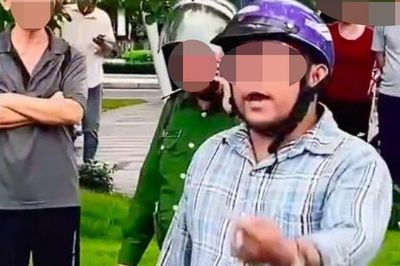 Người đàn ông đi xe máy ngược chiều, đánh tài xế ô tô sau va chạm giao thông