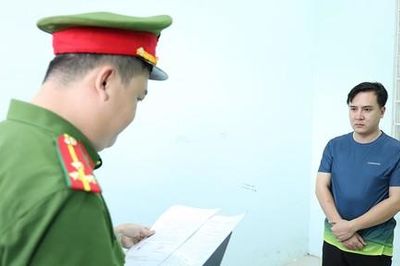 Giám đốc phòng giao dịch ngân hàng vay 1,2 tỷ đồng rồi chiếm đoạt