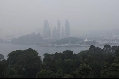 Cháy rừng ở Indonesia khiến các nước láng giềng chìm trong khói bụi