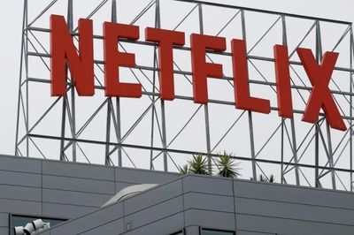 Netflix sa thải 1.000 nhân viên giữa áp lực cạnh tranh