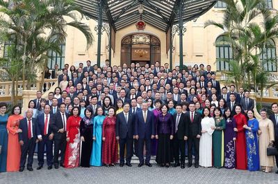 Từ 'cho phép' sang 'khuyến khích': Bước chuyển về tư duy đảng viên làm kinh tế