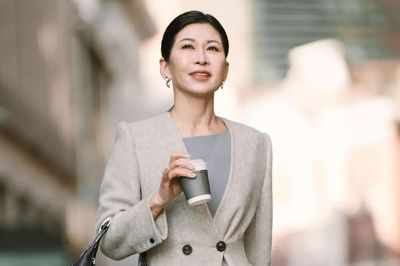 Bị sa thải ở tuổi 57, 'nữ tướng công sở' làm lại cuộc đời đầy ngoạn mục