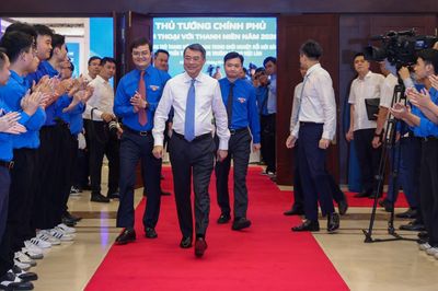 Thủ tướng đối thoại với thanh niên về khởi nghiệp và đổi mới sáng tạo