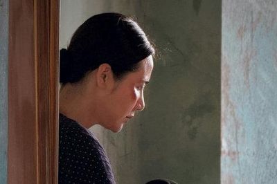 Phan Minh Huyền gây ấn tượng ở những tập đầu 'Căn nhà không mái che'