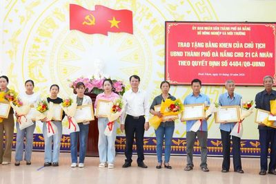 Đà Nẵng: Khen thưởng 21 cá nhân cứu 32 thuyền viên gặp nạn trên biển