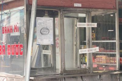 Quảng Ngãi: 12/13 mẫu thực phẩm liên quan vụ nghi ngộ độc bánh mì dương tính với Salmonella