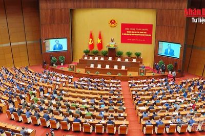 [Video] Sáng nay (16/10), Bộ Chính trị, Ban Bí thư tổ chức Hội nghị quán triệt và triển khai thực hiện Nghị quyết Trung ương 4