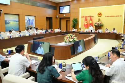 Thể chế hóa đầy đủ, đồng bộ, gắn với thẩm quyền, trách nhiệm, tiến độ và nguồn lực