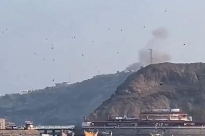 Houthi tấn công dinh Tổng thống Yemen