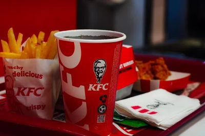 KFC 'chia tay' Pepsi sau 40 năm, bắt tay với Coca-Cola