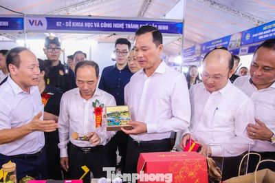 Bồi hồi vị quê tại hội chợ kết nối hàng công nghiệp nông thôn